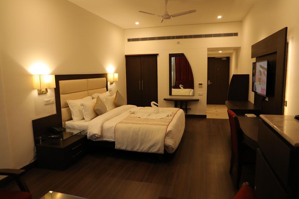 Hotel Natraj Rishikesh Exterior photo
