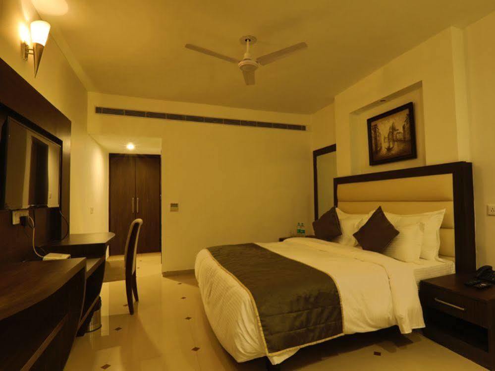 Hotel Natraj Rishikesh Exterior photo