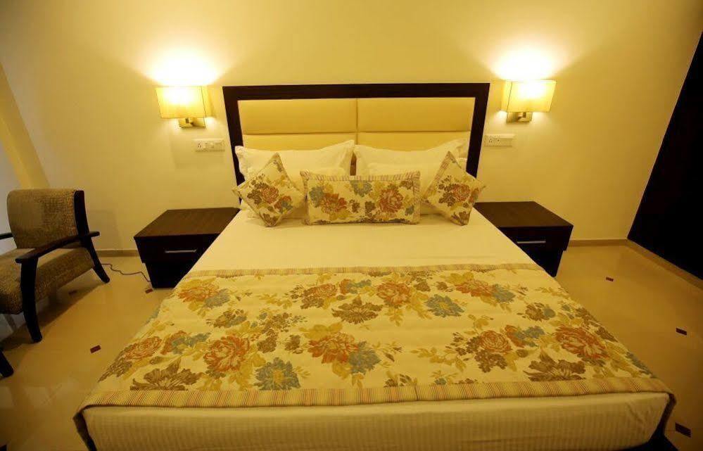Hotel Natraj Rishikesh Exterior photo