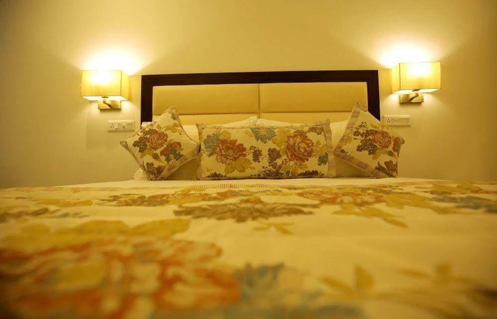 Hotel Natraj Rishikesh Exterior photo