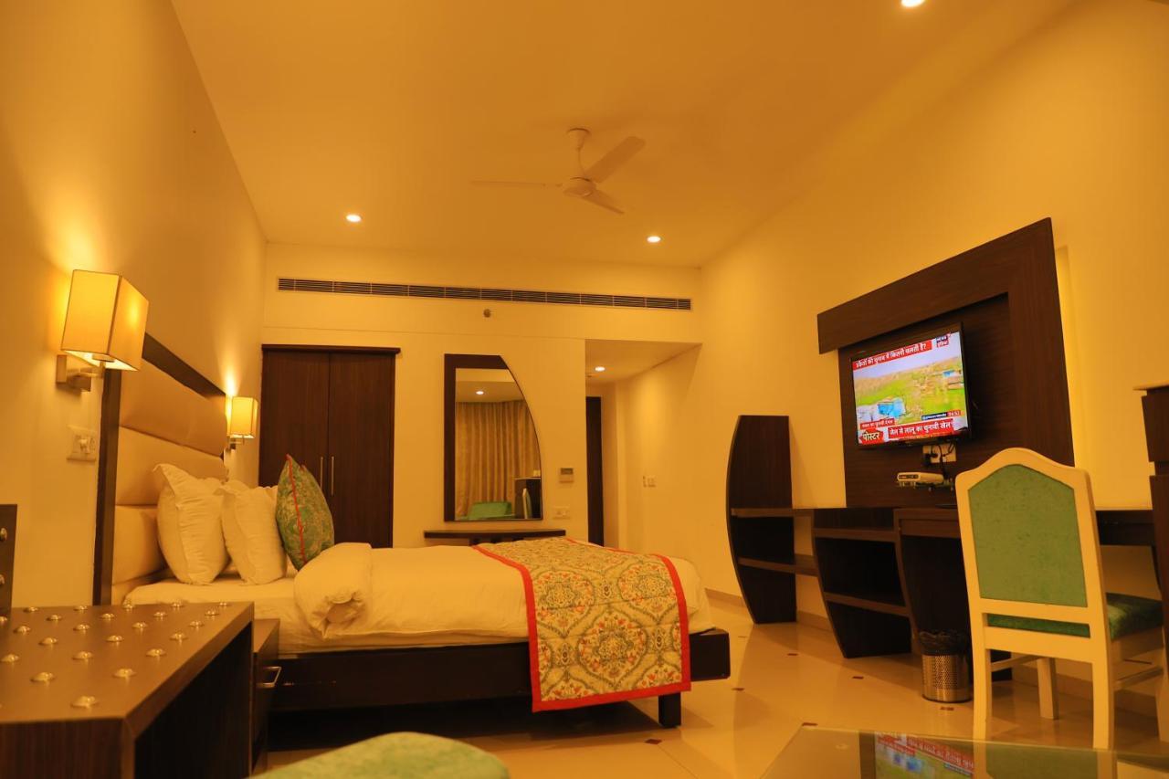 Hotel Natraj Rishikesh Exterior photo